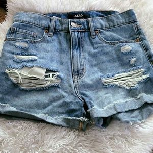 AERO MOM SHORTS